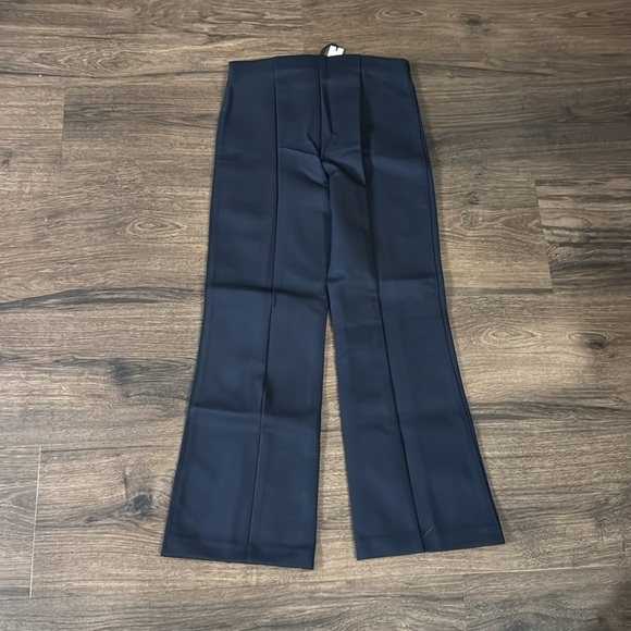 NWT! Banana Republic Navy Blue Cropped Flare Everywhere Ponte Pant - Multiple 🧡 - Picture 11 of 11